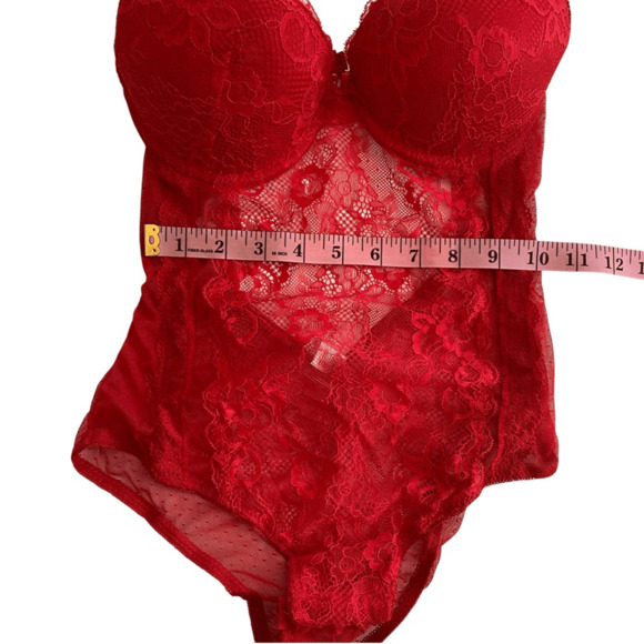 NWT Daisy Fuentes Red Lace Teddy Cheeky Bodysuit Medium - Picture 4 of 4